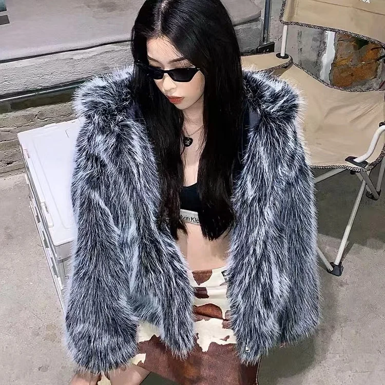 Women's Punk Plush Winter Coat with Hooded